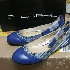 NEW IN BOX!! WOMENS SHOES